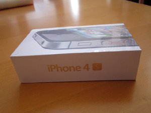 WTS Brand New Apple iPhone 4S 16/32/64 GB Available